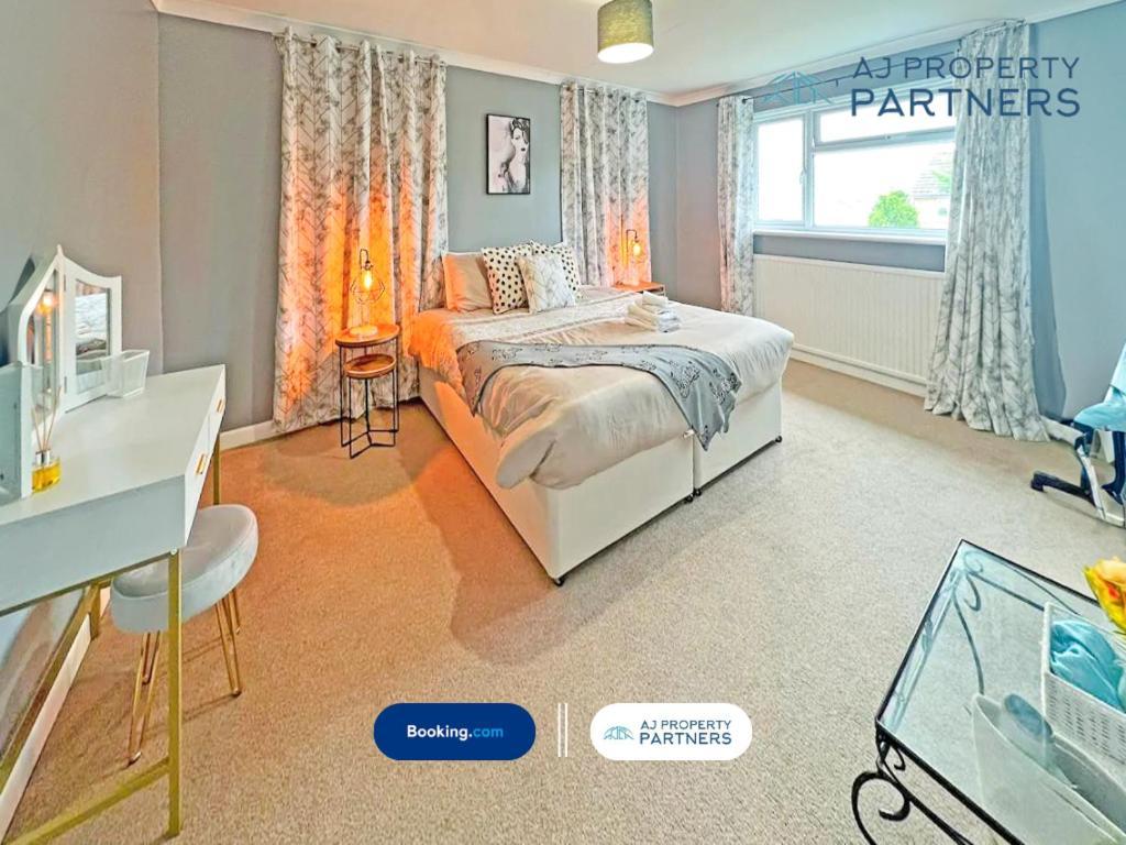 Premium Deal L Hill View Home L Last-Minute Offer L Cheltenham L Aj Properties L Perfect For Short Or Long Stays L 4Beds 4Bedrooms Exteriör bild