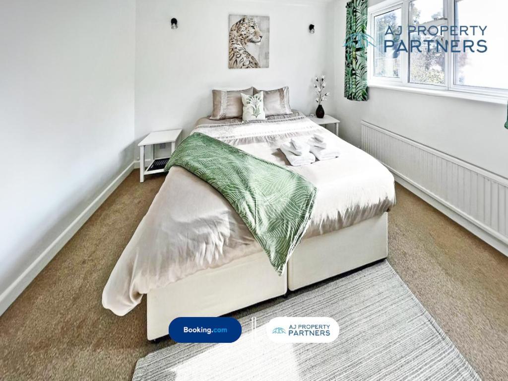 Premium Deal L Hill View Home L Last-Minute Offer L Cheltenham L Aj Properties L Perfect For Short Or Long Stays L 4Beds 4Bedrooms Exteriör bild