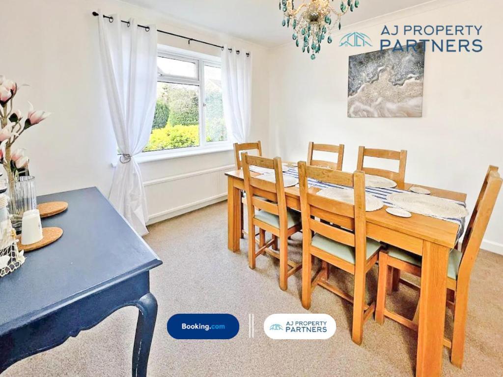 Premium Deal L Hill View Home L Last-Minute Offer L Cheltenham L Aj Properties L Perfect For Short Or Long Stays L 4Beds 4Bedrooms Exteriör bild