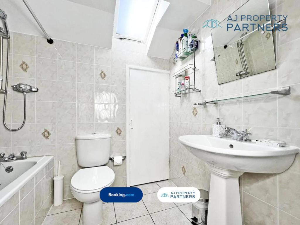 Premium Deal L Hill View Home L Last-Minute Offer L Cheltenham L Aj Properties L Perfect For Short Or Long Stays L 4Beds 4Bedrooms Exteriör bild