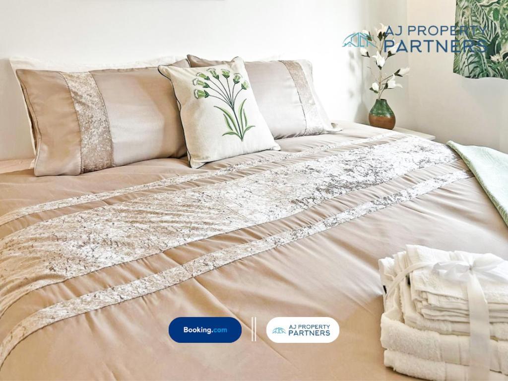 Premium Deal L Hill View Home L Last-Minute Offer L Cheltenham L Aj Properties L Perfect For Short Or Long Stays L 4Beds 4Bedrooms Exteriör bild
