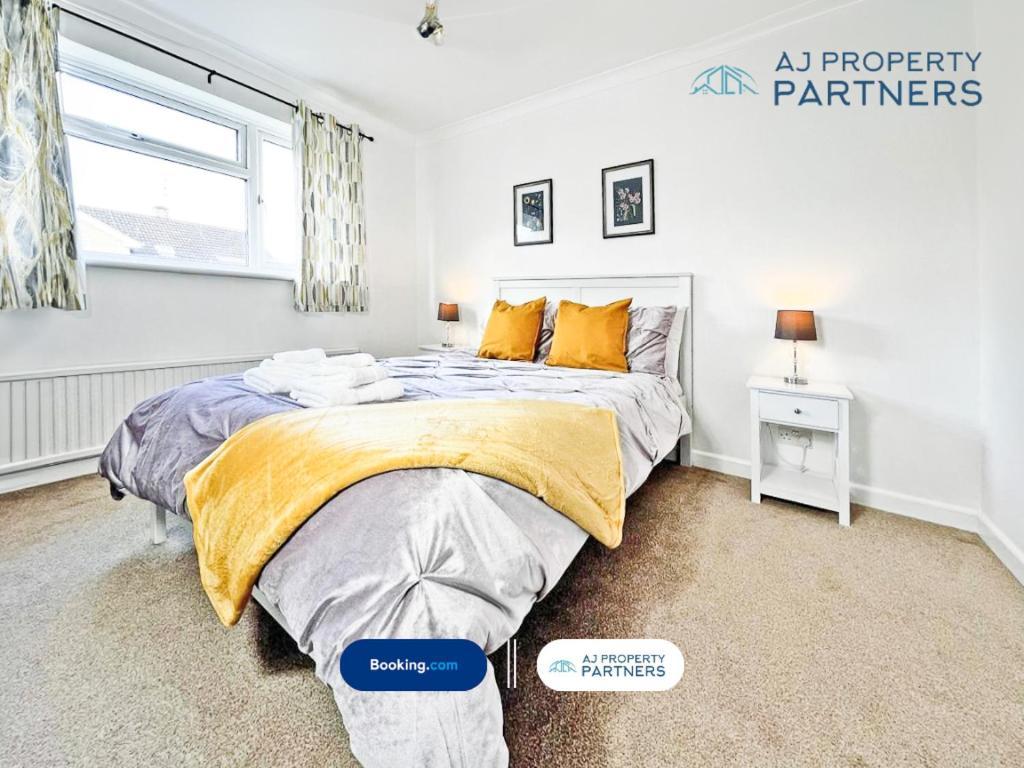 Premium Deal L Hill View Home L Last-Minute Offer L Cheltenham L Aj Properties L Perfect For Short Or Long Stays L 4Beds 4Bedrooms Exteriör bild